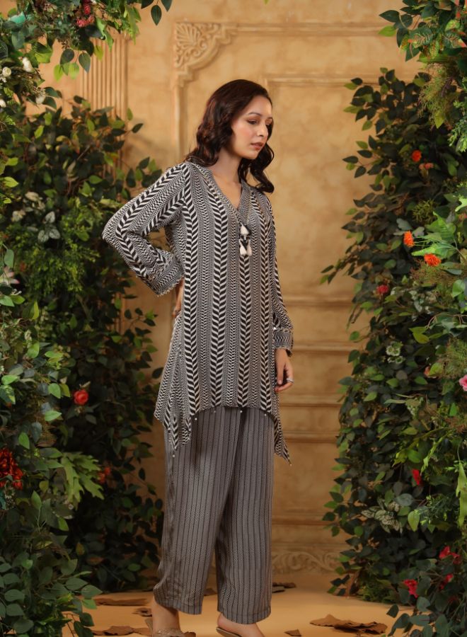 Elegant Black & White Printed Outfit for Women