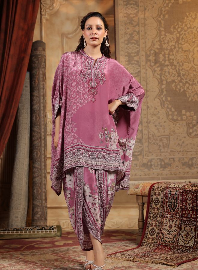 Elegant Lavender Kaftan with Intricate Print