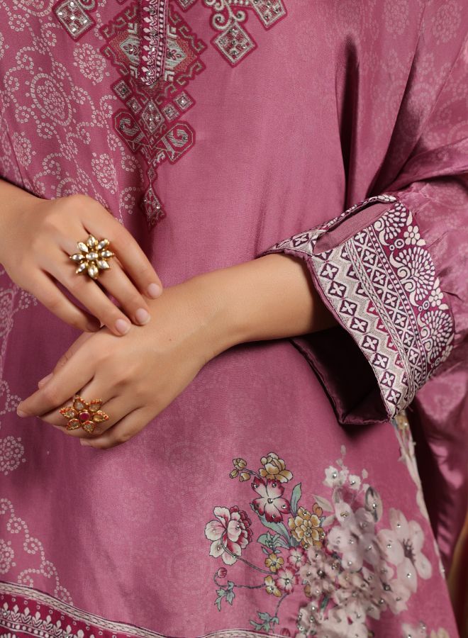 Elegant Lavender Kaftan with Intricate Print