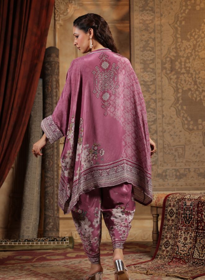 Elegant Lavender Kaftan with Intricate Print