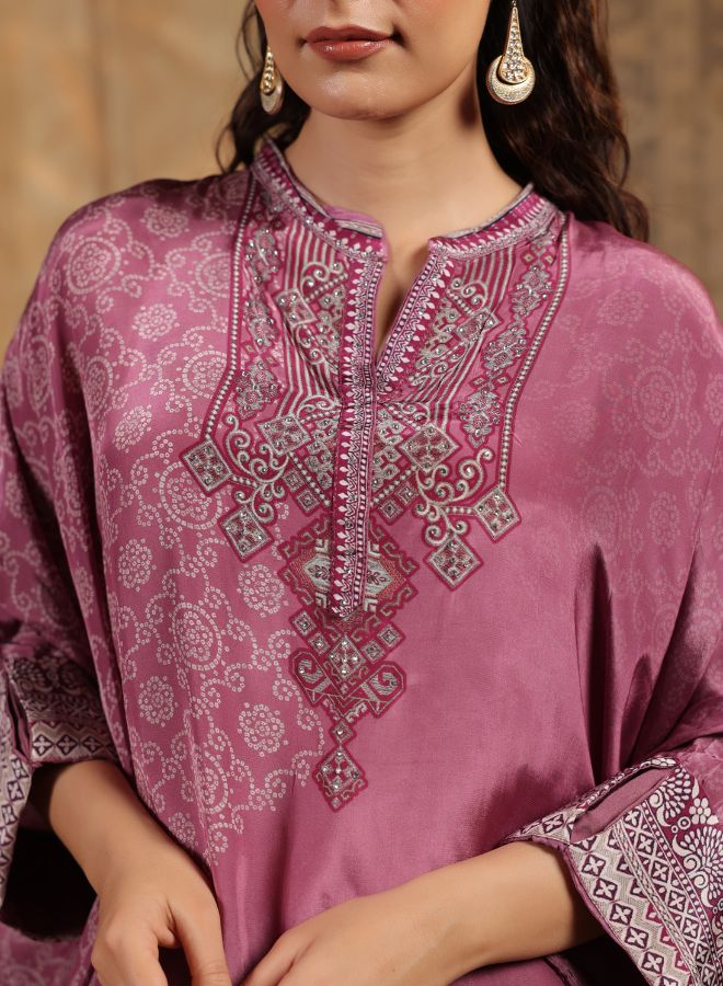 Elegant Lavender Kaftan with Intricate Print