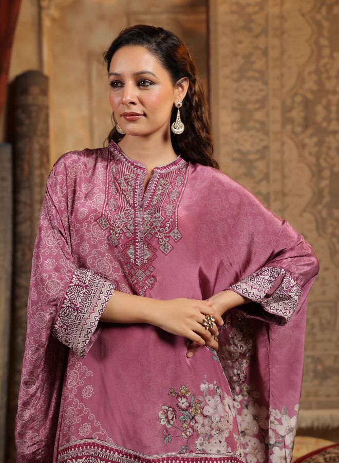 Elegant Lavender Kaftan with Intricate Print