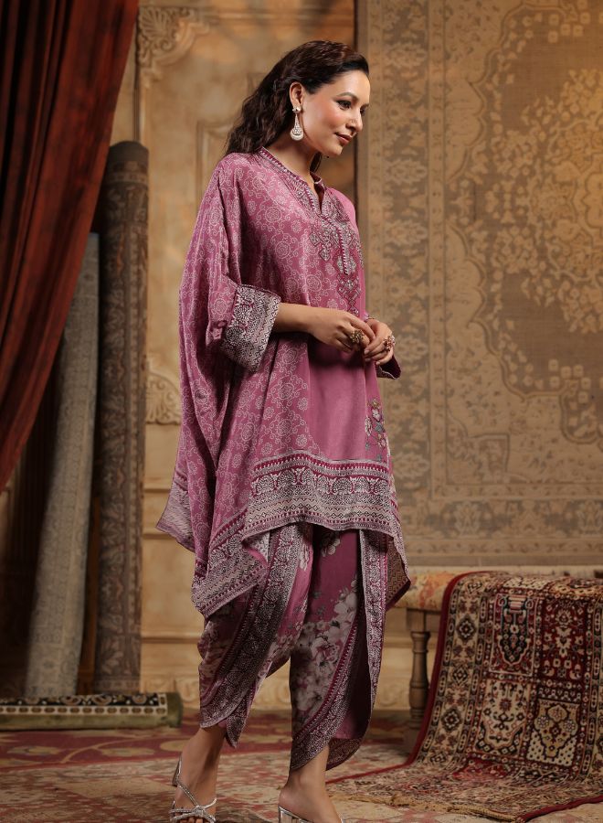 Elegant Lavender Kaftan with Intricate Print