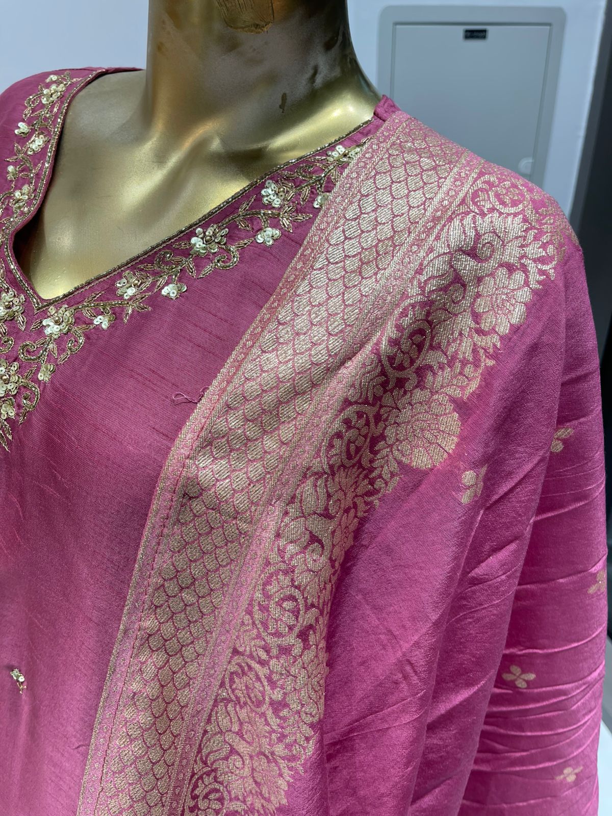 Rose pink embroiered kurta set