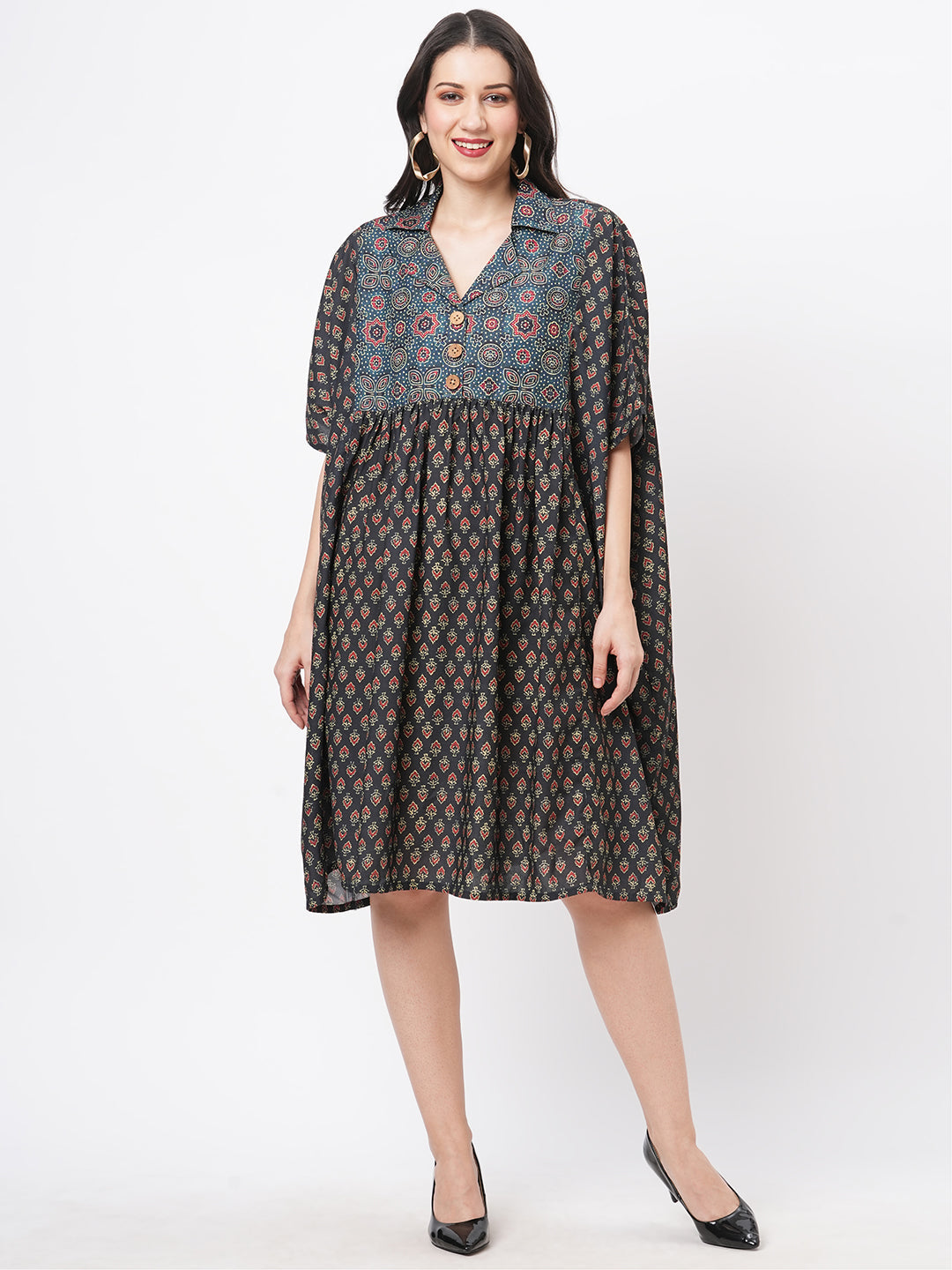 Featuring A Green Printed Kaftan Dress In Wide Silhouette.Airy Silhouette Best Suited For A Casual Coffee Date.