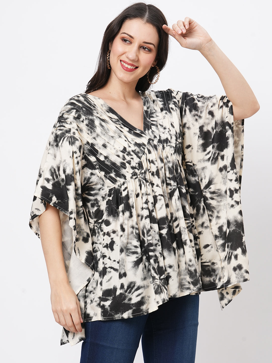 An Oversized Summer Kaftan Top In The Tie N Dye Print.