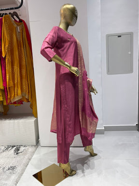 Rose pink embroiered kurta set