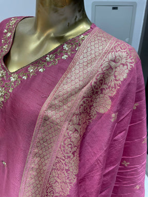 Rose pink embroiered kurta set