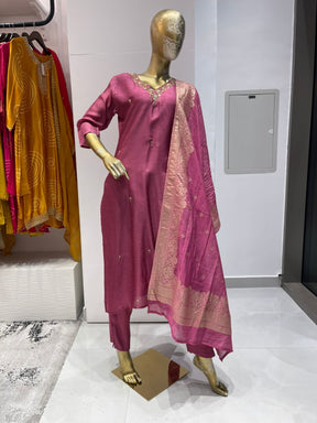 Rose pink embroiered kurta set