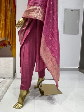 Rose pink embroiered kurta set